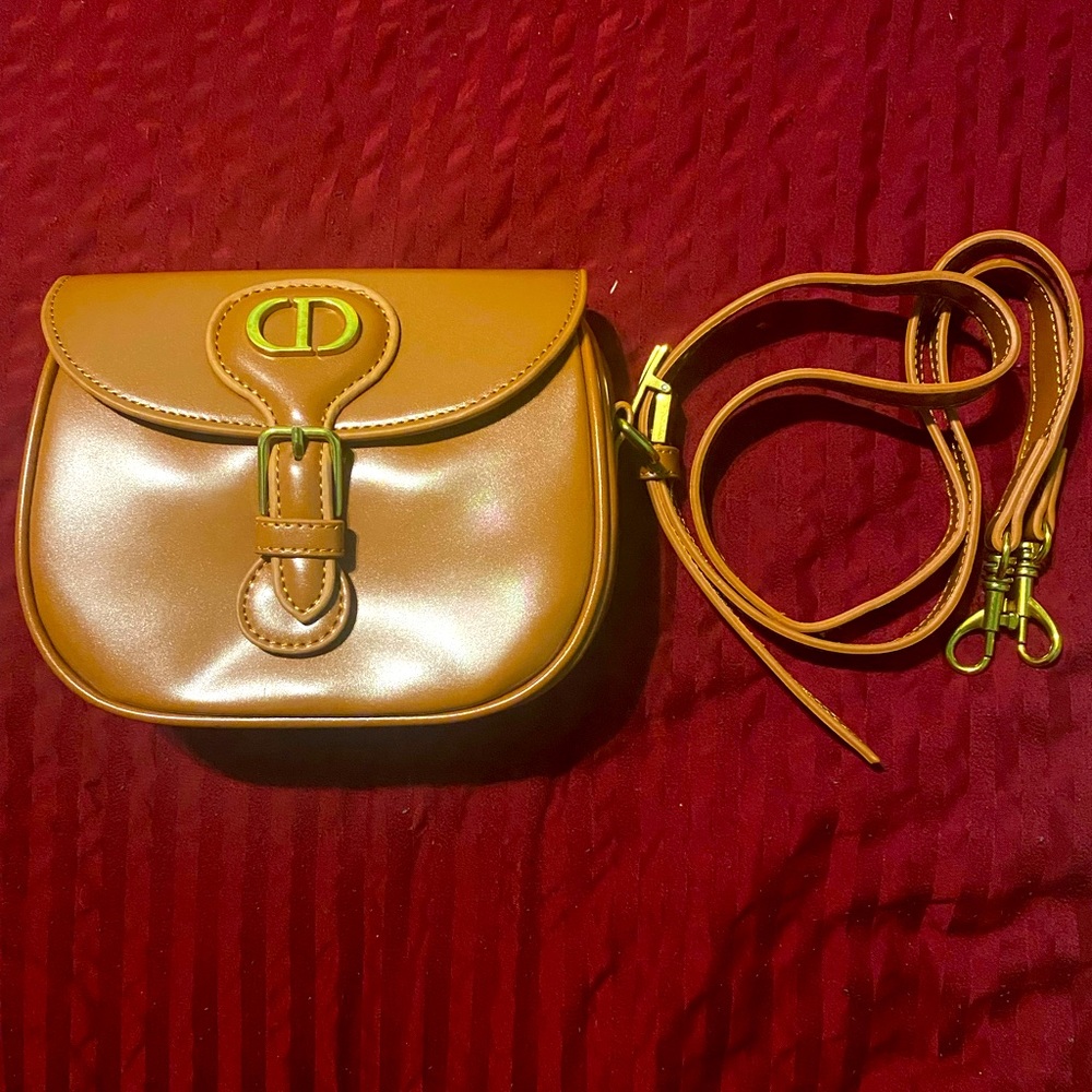 Small crossbody